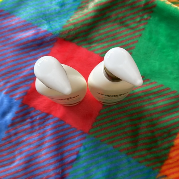 OGX Coconut Curls Frizz Defying Curl Styling Milk - Picture 6 of 7